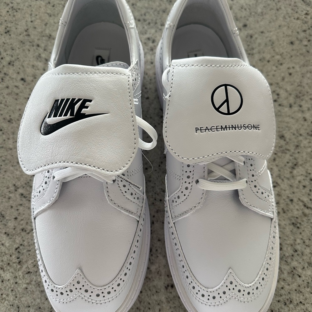 Nike White Men's Oxfords with Black Accents